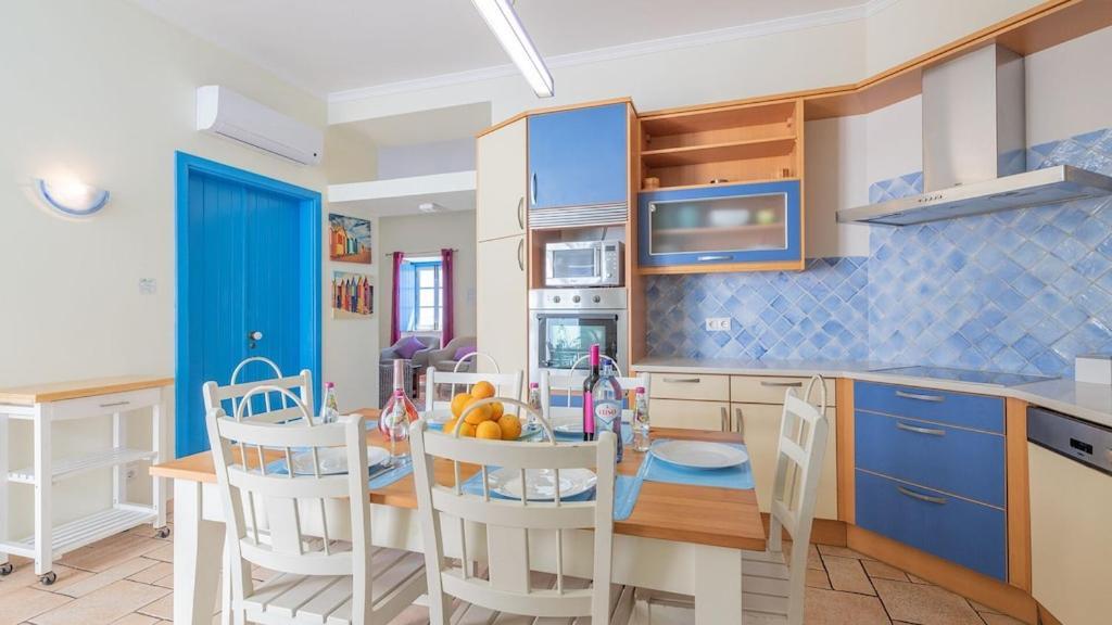 Refurbished Beachfront House, Pool, Ac, Wifi, Albufeira, Sea View Kültér fotó