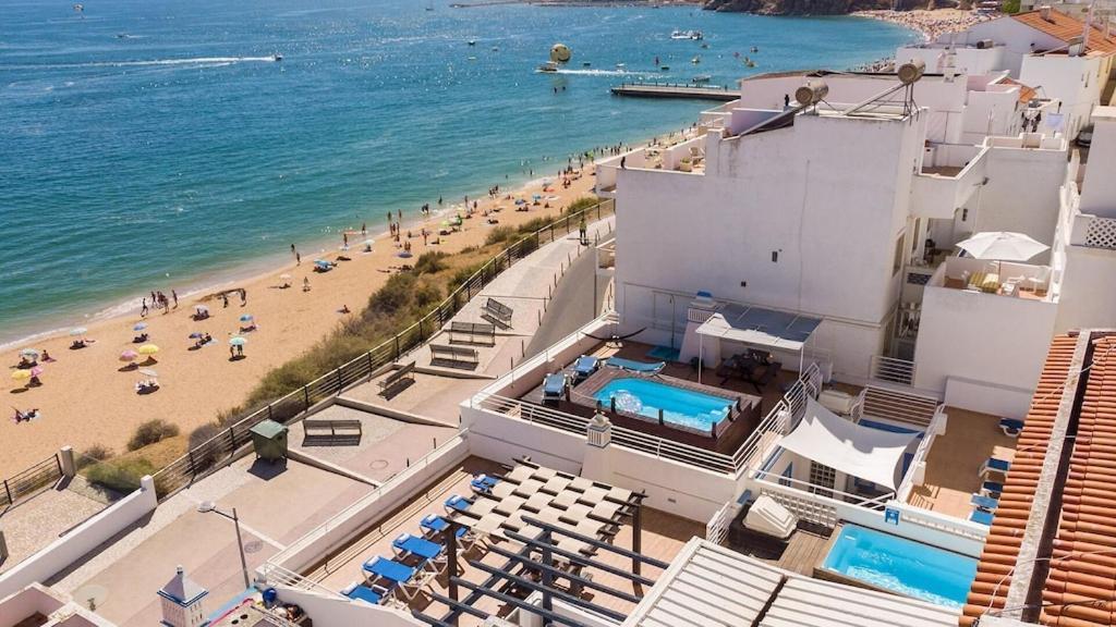 Refurbished Beachfront House, Pool, Ac, Wifi, Albufeira, Sea View Kültér fotó