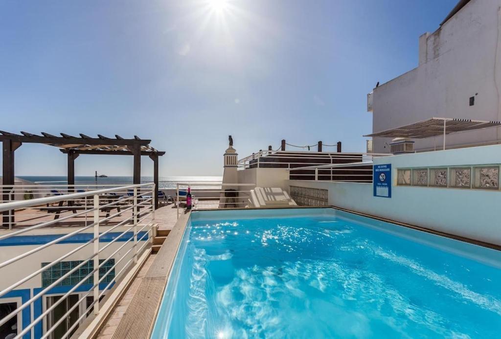 Refurbished Beachfront House, Pool, Ac, Wifi, Albufeira, Sea View Kültér fotó