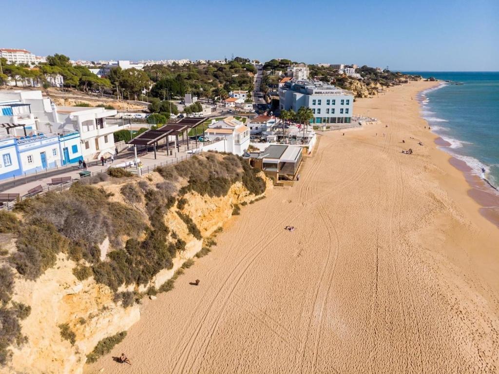 Refurbished Beachfront House, Pool, Ac, Wifi, Albufeira, Sea View Kültér fotó