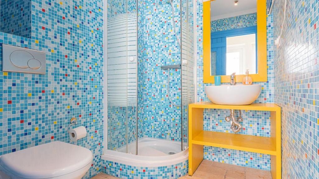 Refurbished Beachfront House, Pool, Ac, Wifi, Albufeira, Sea View Kültér fotó