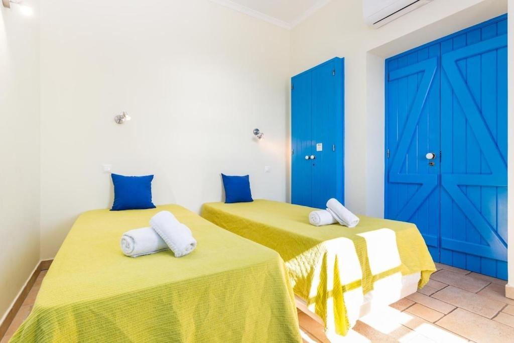 Refurbished Beachfront House, Pool, Ac, Wifi, Albufeira, Sea View Kültér fotó